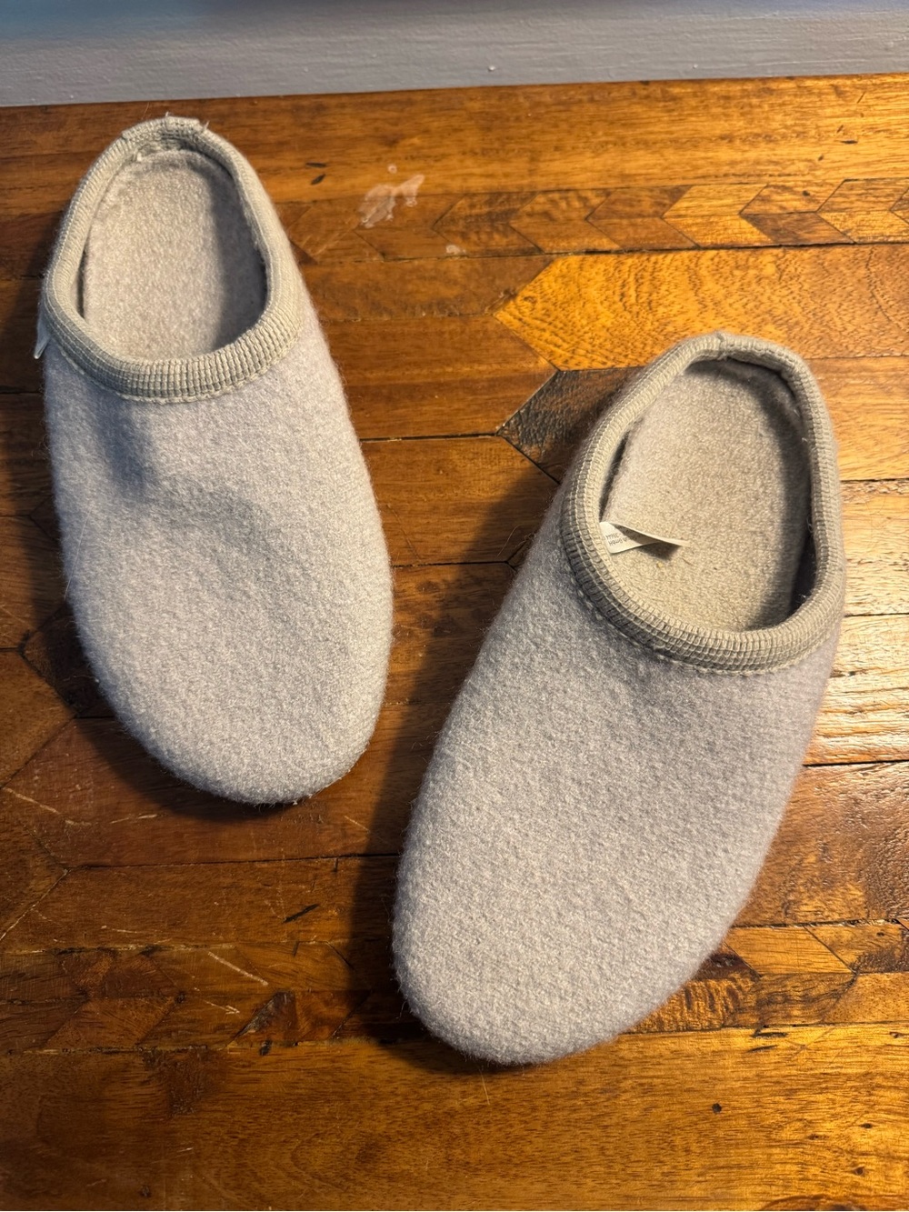 Haflinger Cozy Slip-On wool Slippers in Light Gray size 9.